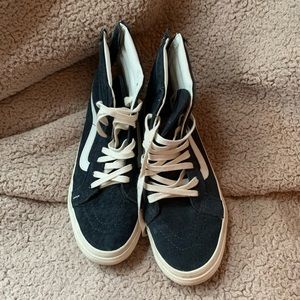 Women’s Navy Suede Vans Hightop Sneakers SIZE 7